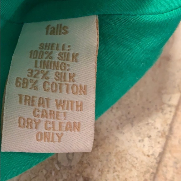 Stunning silk halter top by Falls - Picture 6 of 6